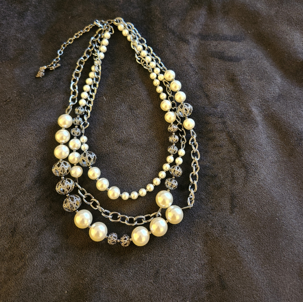 Simply Vera Vera Wang Silver And Cream Pearl Necklace
